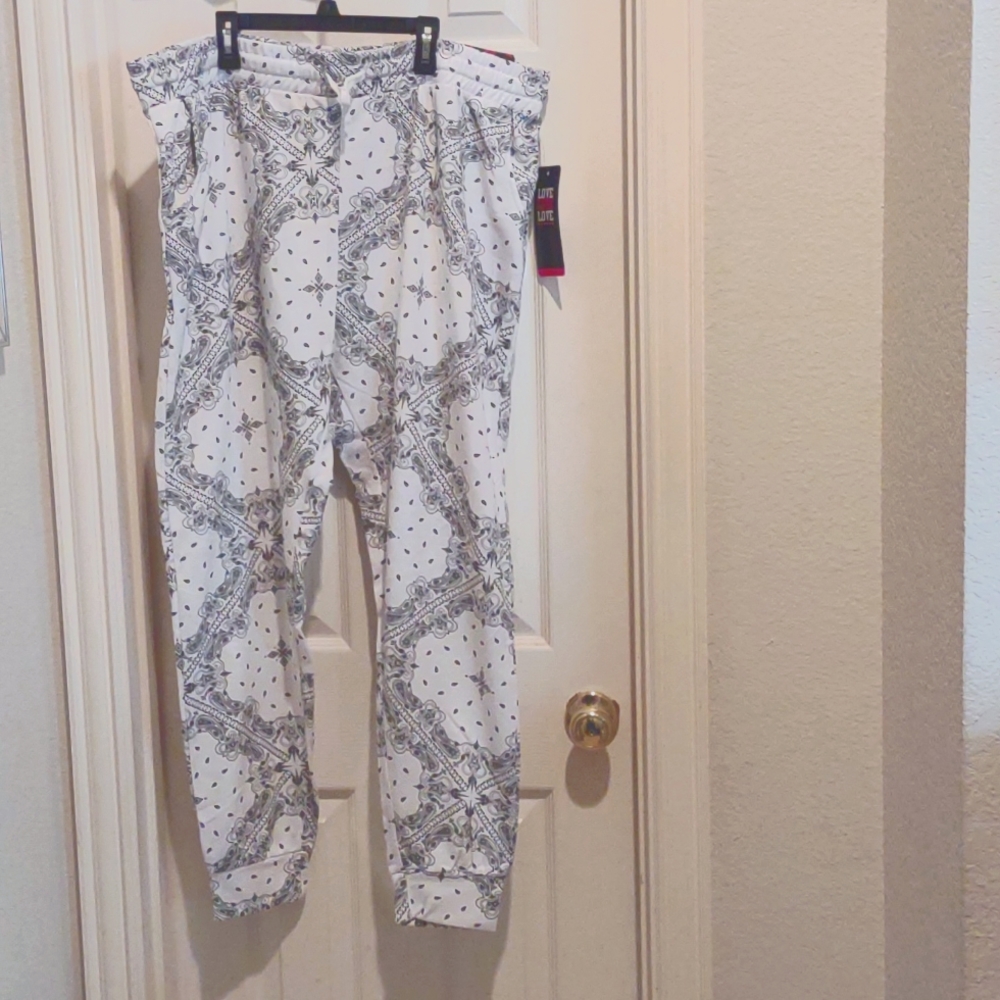One Love Geo print joggers plus size